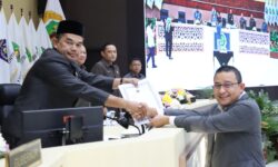 Pansus Raperda Pajak dan Retribusi Daerah DPRD Kaltim Sampaikan Laporan Akhir