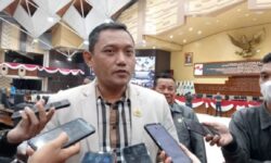 Seno Aji Harapkan Bankaltimtara Go Publik