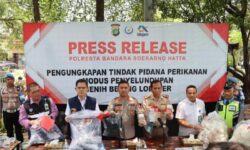 Dua Penyelundup Benih Lobster Terancam Dihukum 8 Tahun