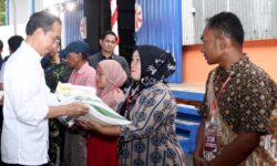 Jokowi Sebut Cadangan Beras Harus Ada Meski Produksi Surplus