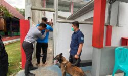 Geledah Kamar Hunian WBP Lapas Narkotika Samarinda Libatkan Anjing Pelacak