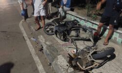 Ngerinya Kecelakaan Dua Motor di Samarinda, Mesin Sampai Terlepas dari Rangka