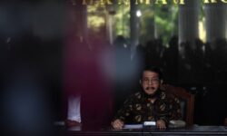 Terbukti Melanggar Kode Etik Berat, MKMK: Anwar Usman Diberhentikan sebagai Ketua MK     