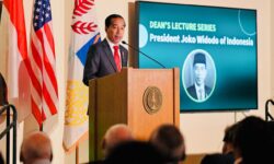 Presiden Jokowi Bicara Transisi Energi Indonesia di Standford University
