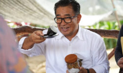 Pj Gubernur Sarankan Pecinta Kopi Kunjungi Kampung Kopi Luwak di Prangat Baru