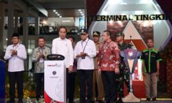 Resmikan Tiga Terminal, Jokowi: Penting untuk Tingkatkan Konektivitas dan Mobilitas