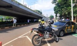 Apdesi Demo di Gedung DPR, Jalan Gatot Subroto Macet Total