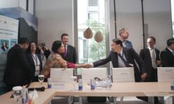 Transisi Energi, Menkeu Saksikan Penandatanganan MoU Berbagai Program