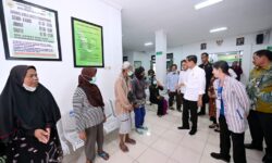Jokowi Pastikan Tiap Puskesmas Miliki Alat USG Kehamilan