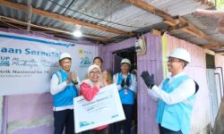 Donasi Pegawai PLN Listriki 17.000 Rumah di 2023 Termasuk di Kalimantan Timur