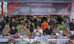 Kayu Ilegal dari Kalimantan Tengah Dijual ke Jatim