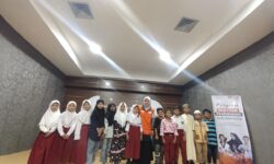 14 Murid Yatim-Dhuafa di Samarinda Terima Bantuan Pendidikan, Cerita Nisa Menginspirasi