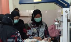 Heboh Temuan Bayi Cantik Dibuang Ibunya di Samarinda, Baru Dilahirkan di Kamar Mandi