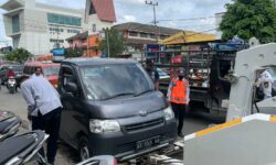 Dishub Samarinda Tertibkan Parkir Liar di Jalan Hidayahtullah, Satu Pick-up Terjaring