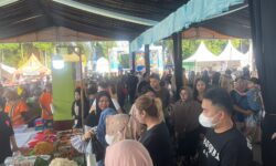 Minimalisir Macet, Dishub Minta Pengunjung Pasar Ramadan Tertib Memarkir Kendaraan