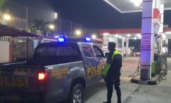 Dekati Lebaran Polisi Awasi Antrean Isi BBM di SPBU Balikpapan