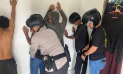 Kecanduan Judi Slot, Dua Pria di Nunukan Curi 19 Karung Kayu Arang