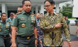 Menkes Budi Ingatkan Peran Penting Puskes TNI Hadapi Ancaman Non-Militer