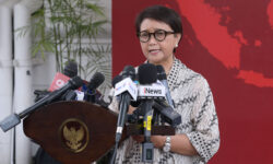 Pesan Jokowi ke Menlu Retno Berkaitan Konflik di Timur Tengah