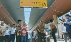 Libur Idulfitri Picu Naiknya Penumpang Angkutan Udara dan Laut