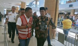 Akmal Malik Cek Mudik Lebaran di Bandara APT Pranoto, Heti Dapat Tiket Rp 2,1 Juta ke Jakarta
