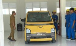 Transformasi Pendidikan Vokasi: Kado Mobil Listrik dari Presiden Jokowi