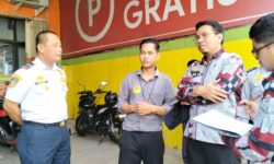 Dishub Samarinda Tinjau Tempat Usaha yang Minim Lahan Parkir