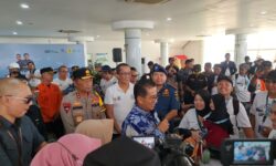 PLN UID Kaltimra Berangkatkan Peserta “Mudik Asyik Bersama BUMN” ke Sulawesi dari Pelabuhan Semayang  