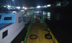 Dua Perahu Tabrakan di Sebatik, 12 Penumpang Selamat dan  5 Motor Tenggelam