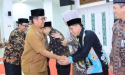 Lantik PPIH Embarkasi Balikpapan, Akmal: Layani Jamaah Haji dengan Baik dan Ramah