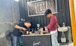 Fahri Menangi Lomba Seduh Rusuh Garapan Kopinicus Vol.14  