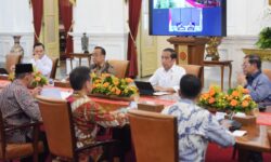 Rapat Terbatas, Ini Instruksi Jokowi Terkait Penanganan Pengungsi Erupsi Gunung Ruang