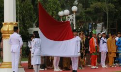 Ragam Busana Adat Meriahkan Upacara Hardiknas di Balikpapan