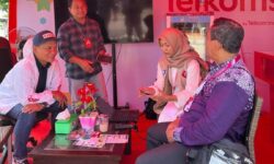 Komunikasi Andal di Tanah Suci, Telkomsel Sediakan Paket RoaMAX Mulai Rp 450 Ribu