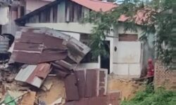 Dapur Rumah Warga Mekar Sari Balikpapan Tiba-tiba Ambruk