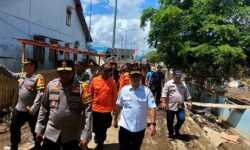 Banjir Besar di Mahakam Ulu Rusak Jaringan PLN, Makanan-Tenda Jadi Prioritas