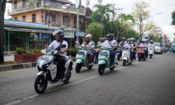 PLN Bontang Adakan Konvoi untuk Populerkan Motor Listrik