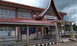 Mengantar Faiz Berobat