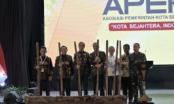 Buka Rakernas Apeksi XVII di Balikpapan Jokowi Minta Semua Kota Nyaman Dihuni