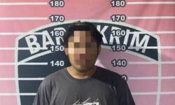 Pria di Samarinda Ini Rekam Teman Wanita Sekantornya Lagi Mandi