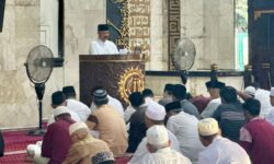 Salat Iduladha Bersama Masyarakat di Masjid Agung, Bupati Edi Sampaikan Makna Kurban