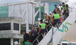 319 Jemaah Haji Tiba di Balikpapan, 13 Orang Bekursi Roda karena Kelelahan