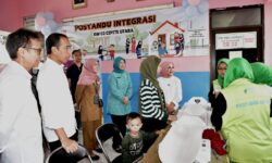 Jokowi Minta Semua Kerja Keras Capai Target Penurunan Angka Stunting 14%