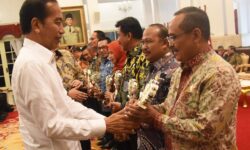 Tekan Inflasi di Angka 2,84 Persen, Jokowi: Salah Satu Terbaik di Dunia
