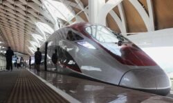 Proyek Kereta Cepat Jakarta-Surabaya Masih Dalam Pembahasan