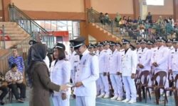 Bupati Nunukan Serahkan SK Perpanjangan Masa Jabatan 140 Kepala Desa