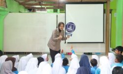 Sosok Polwan: Brigadir Yuvina Piawai Berbahasa Isyarat dan Bripda Sherly Hafal 30 Juz Alquran