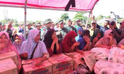 Pasar Murah TMMD Kodim Nunukan di Sembakung Diserbu Ibu-ibu