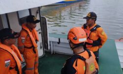 Speedboat Menabrak Tongkang di Teluk Balikpapan, Satu Meninggal dan Satu Hilang