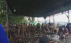 Lapak 80 PKL Dibongkar Demi Proyek Teras Samarinda Tahap II